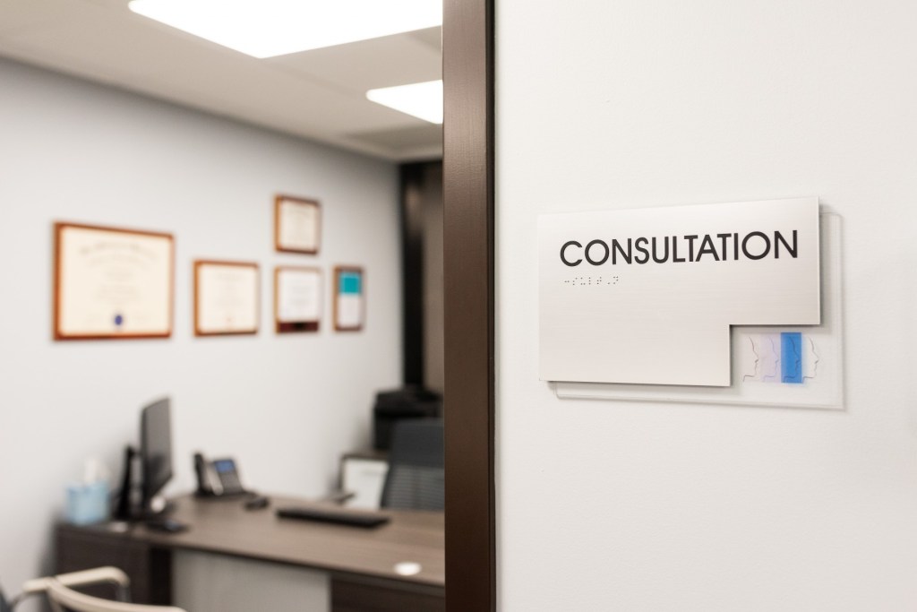 Office tour consultation - Surgical Arts of Boca Raton